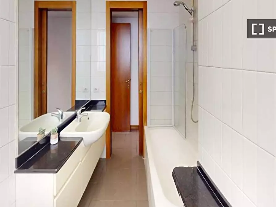 Immagine 10 di Camera condivisa in affitto  in Via Copernico a Milano