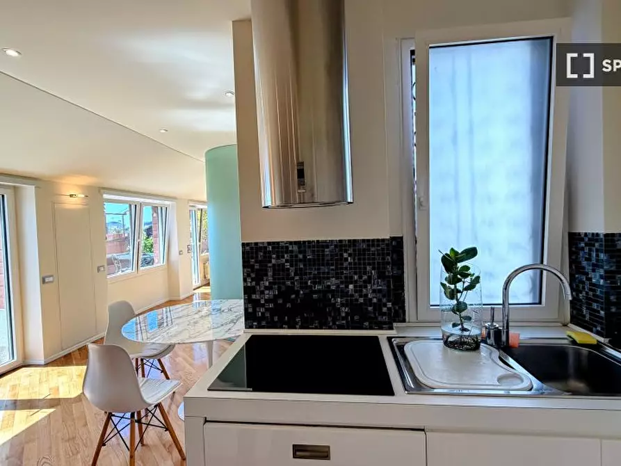 Immagine 11 di Appartamento in affitto  in Via Benedetto Croce a Roma