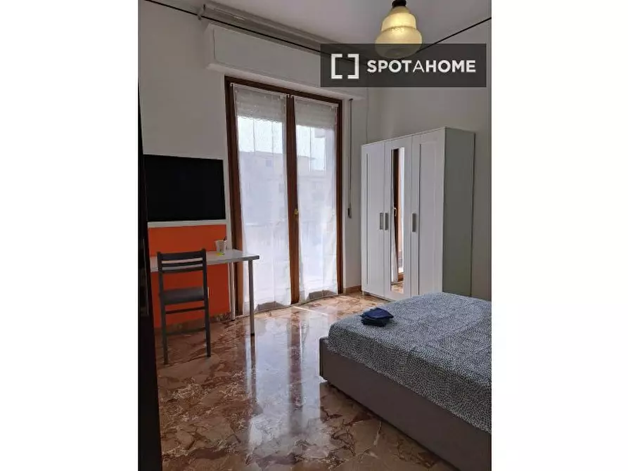 Immagine 1 di Camera condivisa in affitto  in VIA MINORETTI a Genova