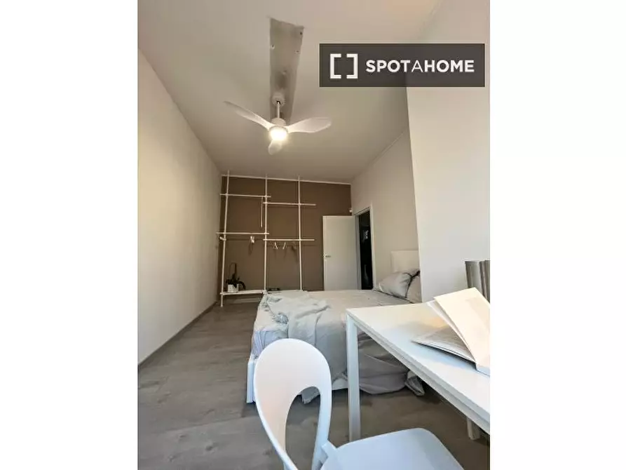 Immagine 3 di Camera condivisa in affitto  in Giovanni Maria a Milano