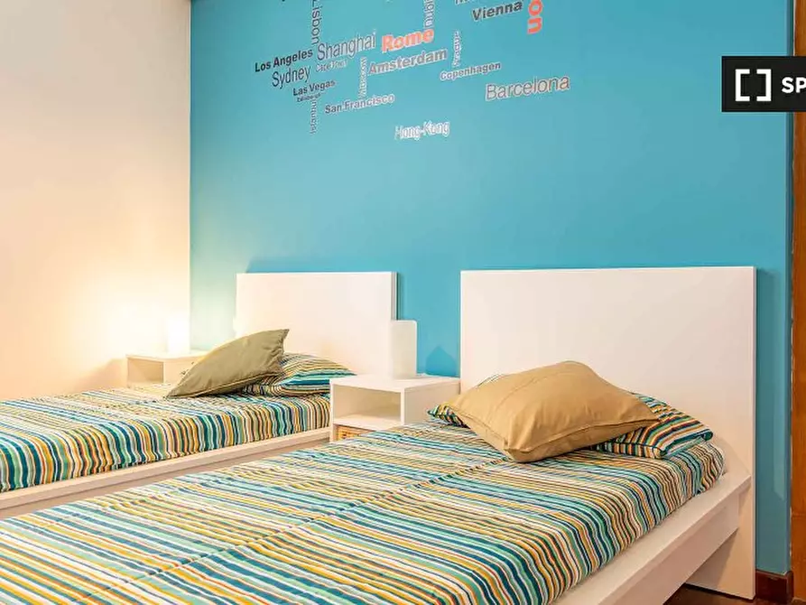 Immagine 1 di Camera condivisa in affitto  in Via Giovanni Battista Morgagni a Milano