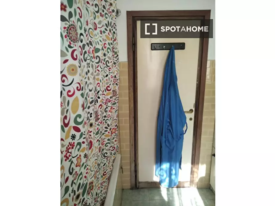 Immagine 10 di Camera condivisa in affitto  in Via Ercolano a Milano