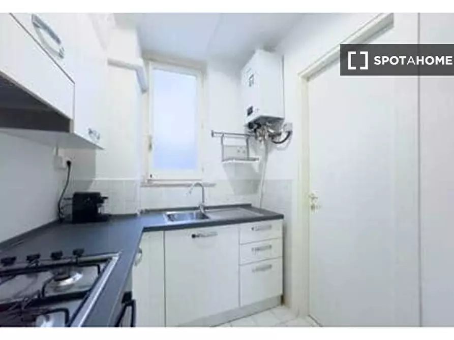 Immagine 11 di Appartamento in affitto  in Via della Mercede a Roma