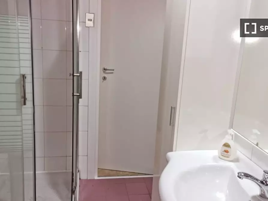 Immagine 5 di Camera condivisa in affitto  in Via Monte Viglio a Roma