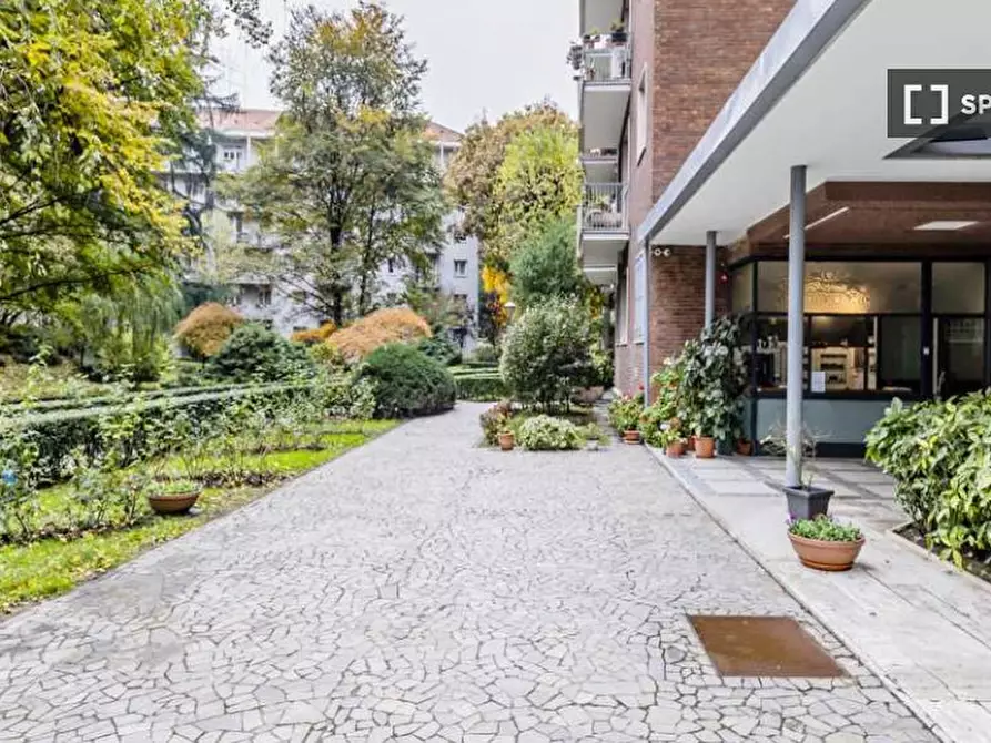 Immagine 14 di Camera condivisa in affitto  in Via Andrea Solari a Milano