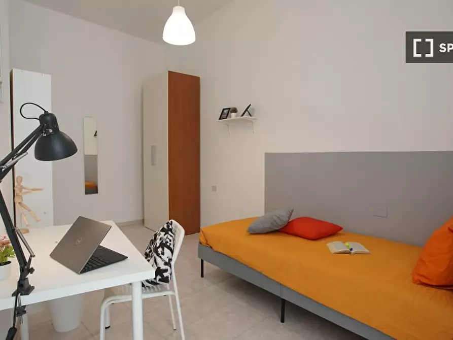 Immagine 3 di Camera condivisa in affitto  in Vico Noce a Napoli