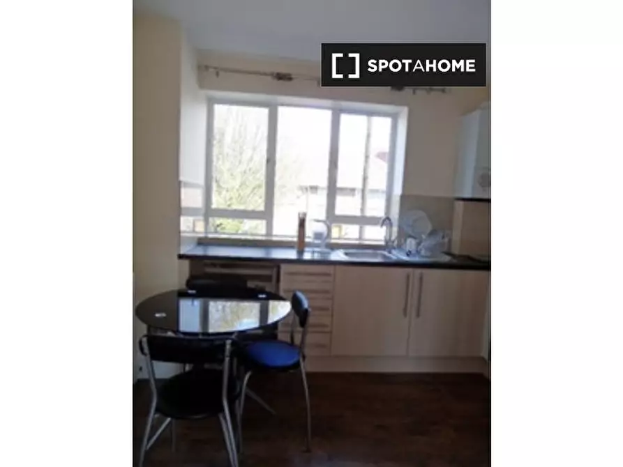 Immagine 8 di Camera condivisa in affitto  in Martindale Ave a East Ham