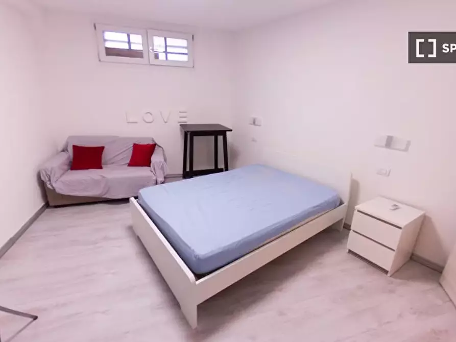 Immagine 1 di Camera condivisa in affitto  in Via Claudia a Milano