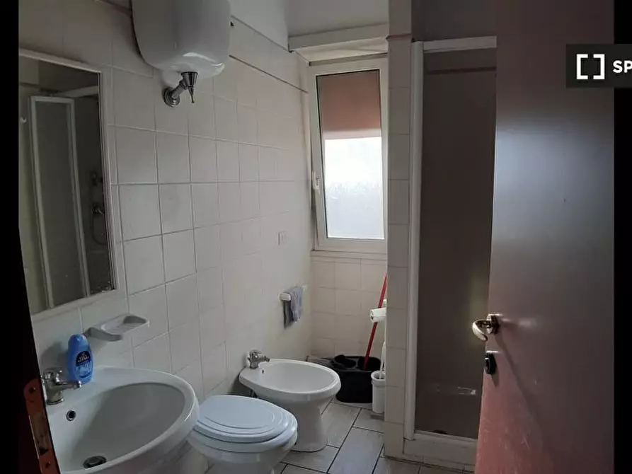 Immagine 9 di Camera condivisa in affitto  in Via Ugolino Cavalcabò a Roma