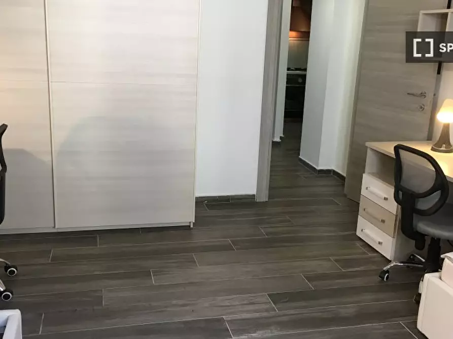 Immagine 2 di Camera condivisa in affitto  in Via Luigi Mercantini a Milano