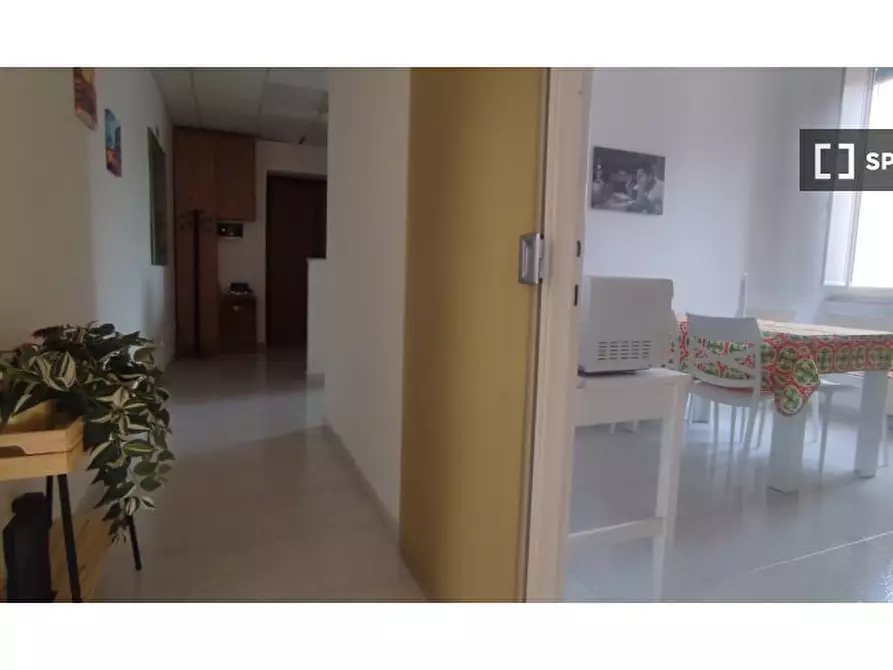 Immagine 9 di Camera condivisa in affitto  in Largo Vercelli a Roma