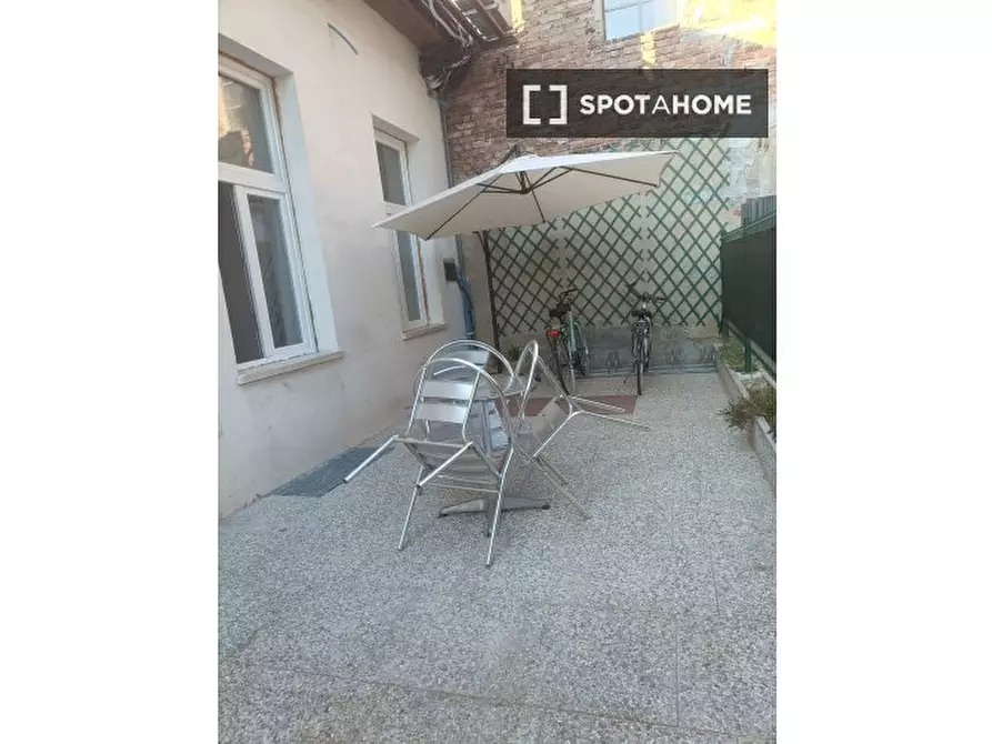 Immagine 4 di Camera condivisa in affitto  in Via Castellammare a Milano