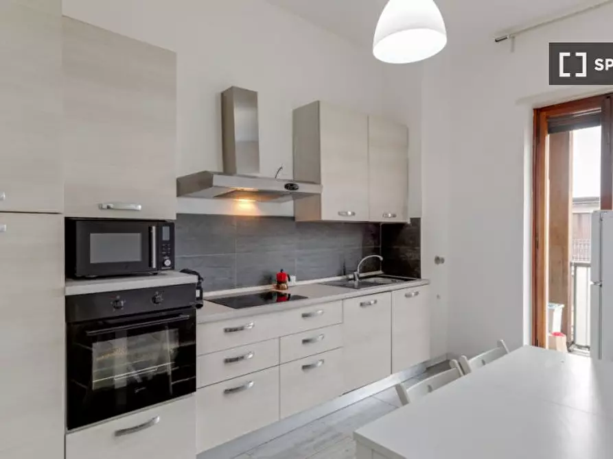 Immagine 13 di Camera condivisa in affitto  in Via Curtatone a Milano