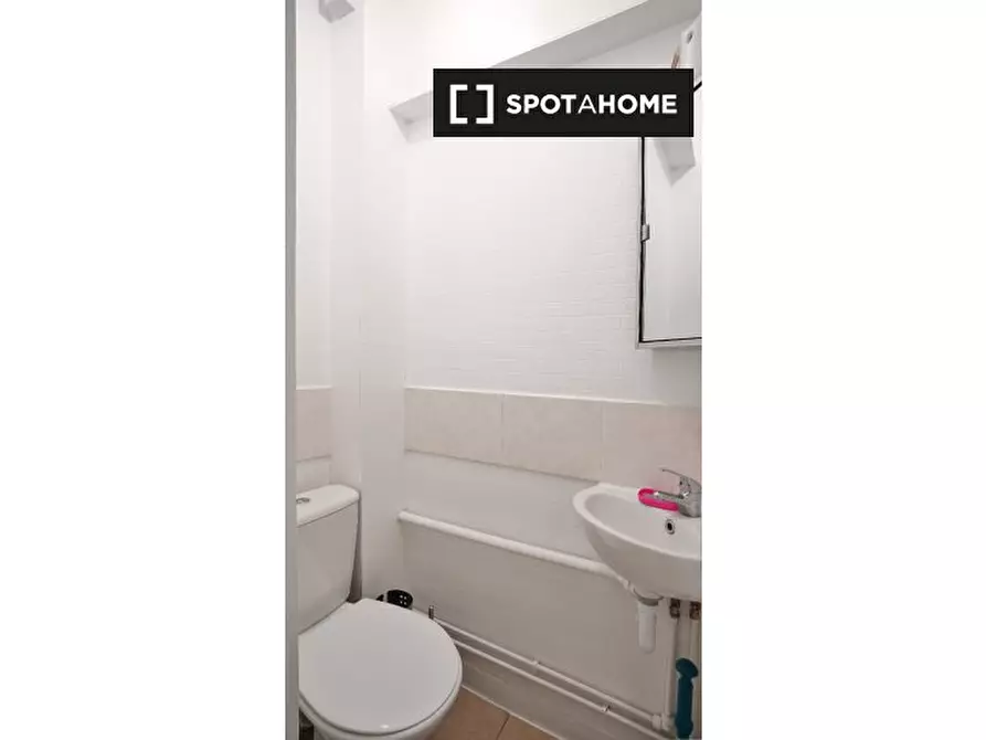 Immagine 14 di Camera condivisa in affitto  in Gill St a Poplar