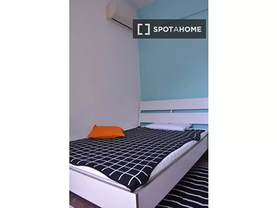 Immagine 3 di Camera condivisa in affitto  in Via dei Giudicati n a Cagliari