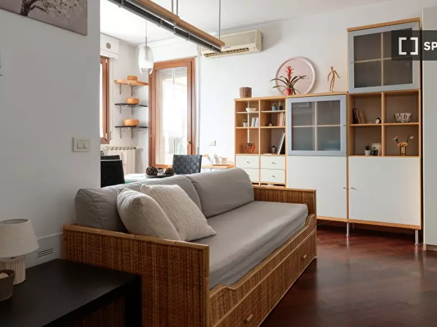 Immagine 9 di Appartamento in affitto  in Via Ippolito Rosellini a Firenze