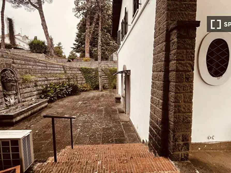 Immagine 10 di Camera condivisa in affitto  in Via della Camilluccia a Roma