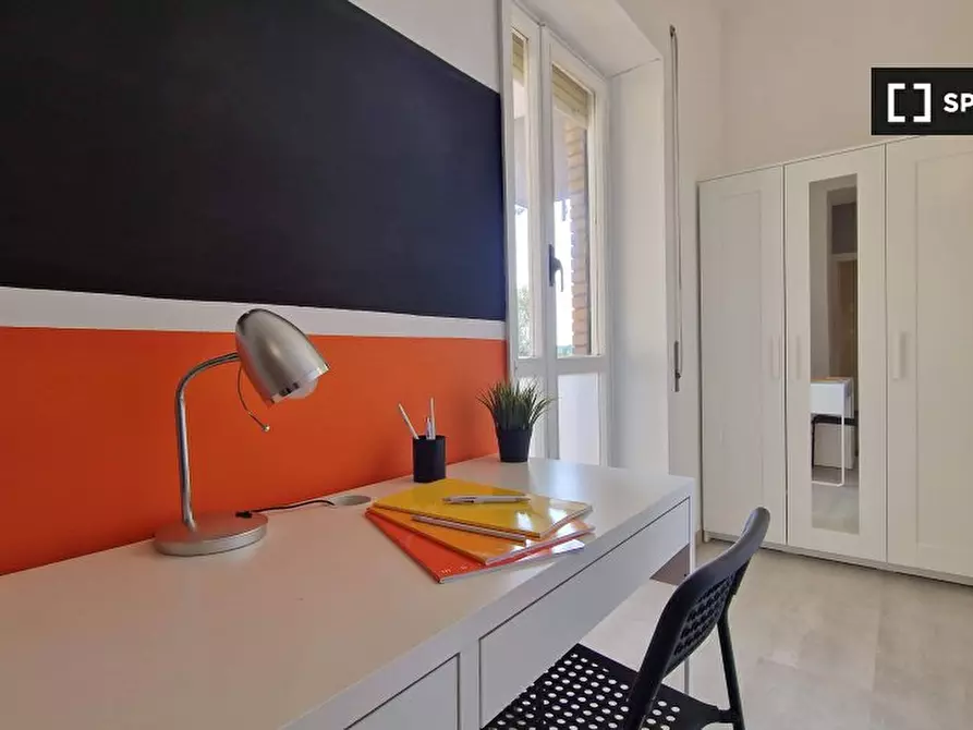 Immagine 3 di Camera condivisa in affitto  in Lungotevere di Pietra Papa a Roma