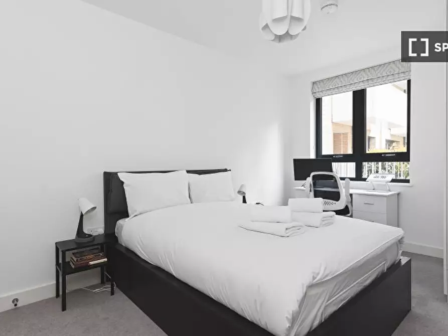 Immagine 2 di Appartamento in affitto  in Lakeside Dr a Brent