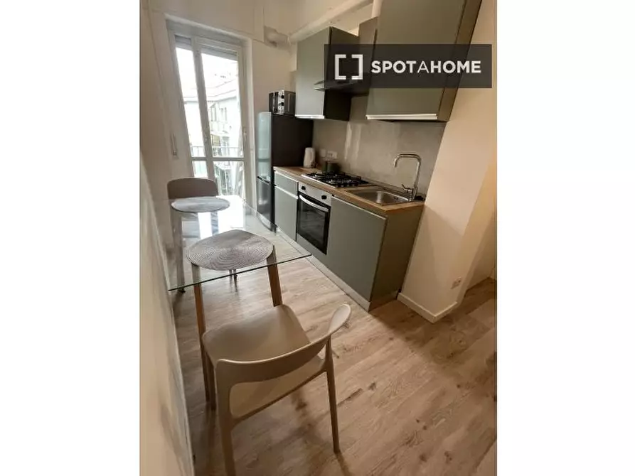 Immagine 11 di Ufficio in affitto  in Via Montefalco a Roma