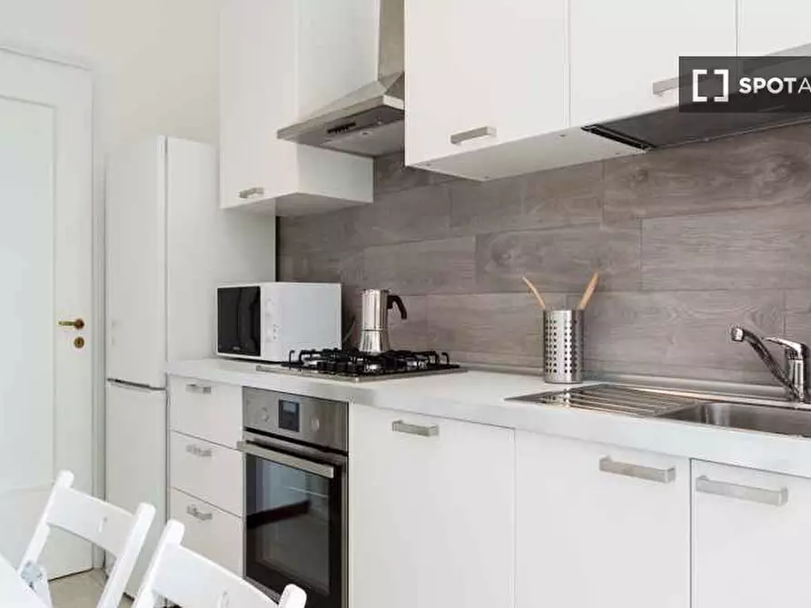 Immagine 10 di Camera condivisa in affitto  in Via Dei Mandorli Milan a Buccinasco