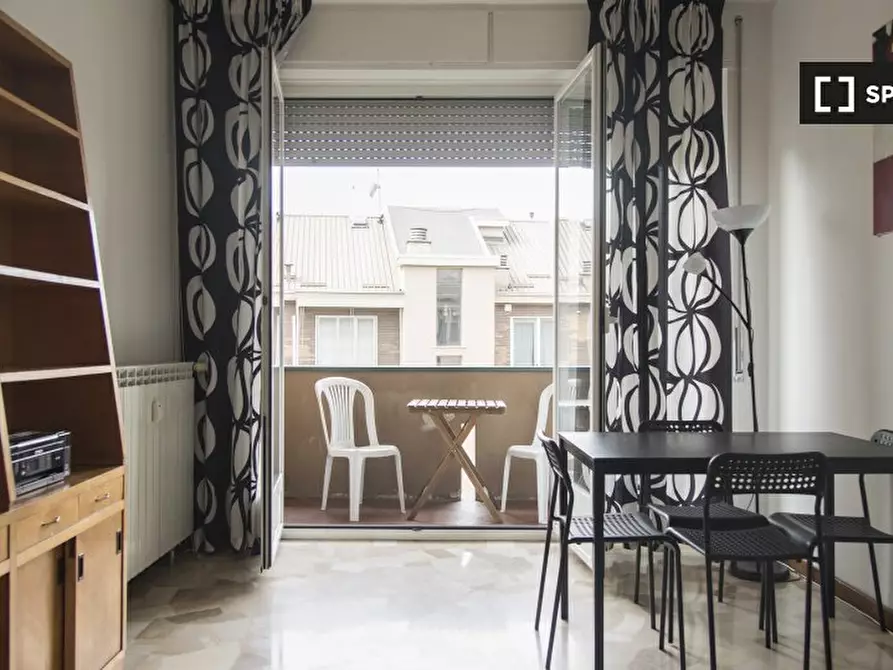 Immagine 1 di Appartamento in affitto  in Via Eugenio Villoresi a Milano