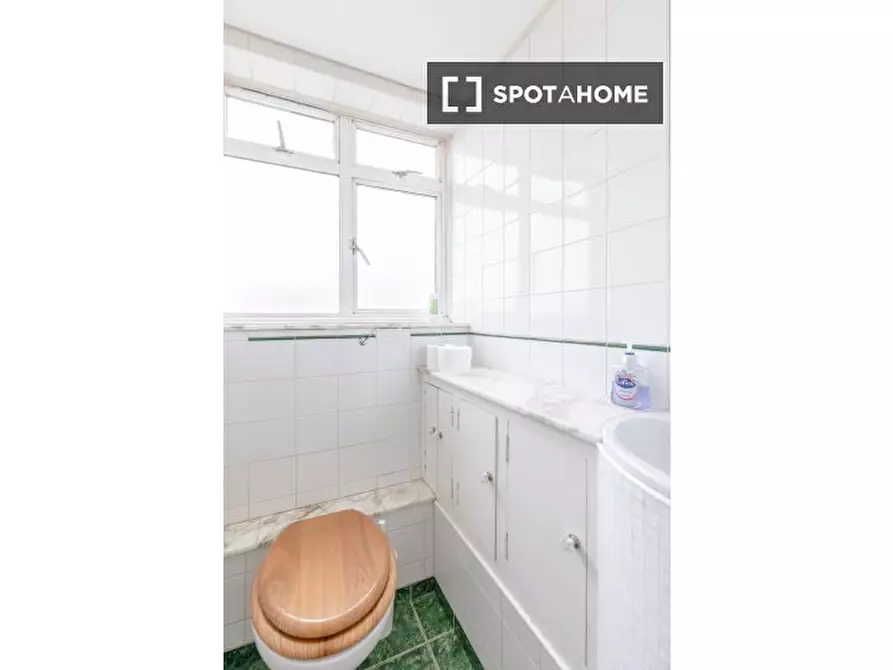 Immagine 5 di Appartamento in affitto  in Lupus St a 