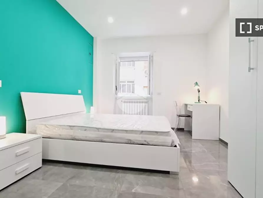 Immagine 1 di Camera condivisa in affitto  in Via Luigi Magrini a Roma