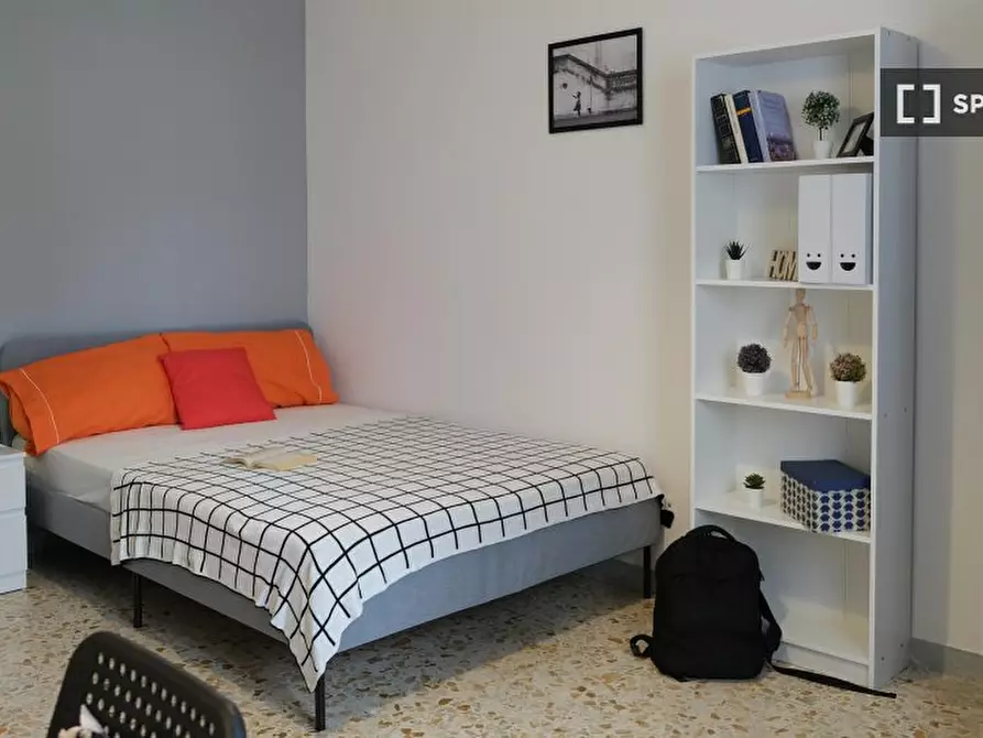 Immagine 3 di Camera condivisa in affitto  in Via Terracina n. fab. A - sc. H int. 27 a Napoli