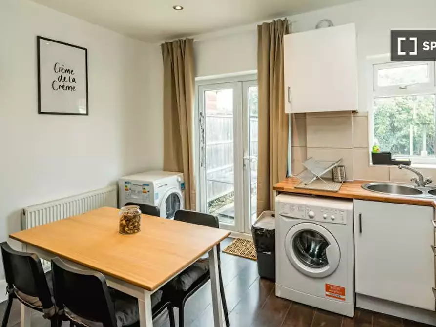Immagine 9 di Appartamento in affitto  in Parkfield Crescent a Hounslow