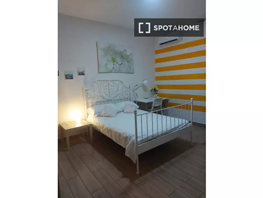 Immagine 1 di Appartamento in affitto  in Vico Parrettari a Napoli