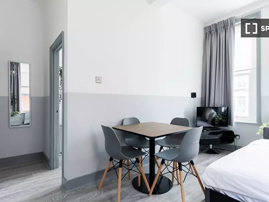 Immagine 4 di Appartamento in affitto  in Apartment a Kensington