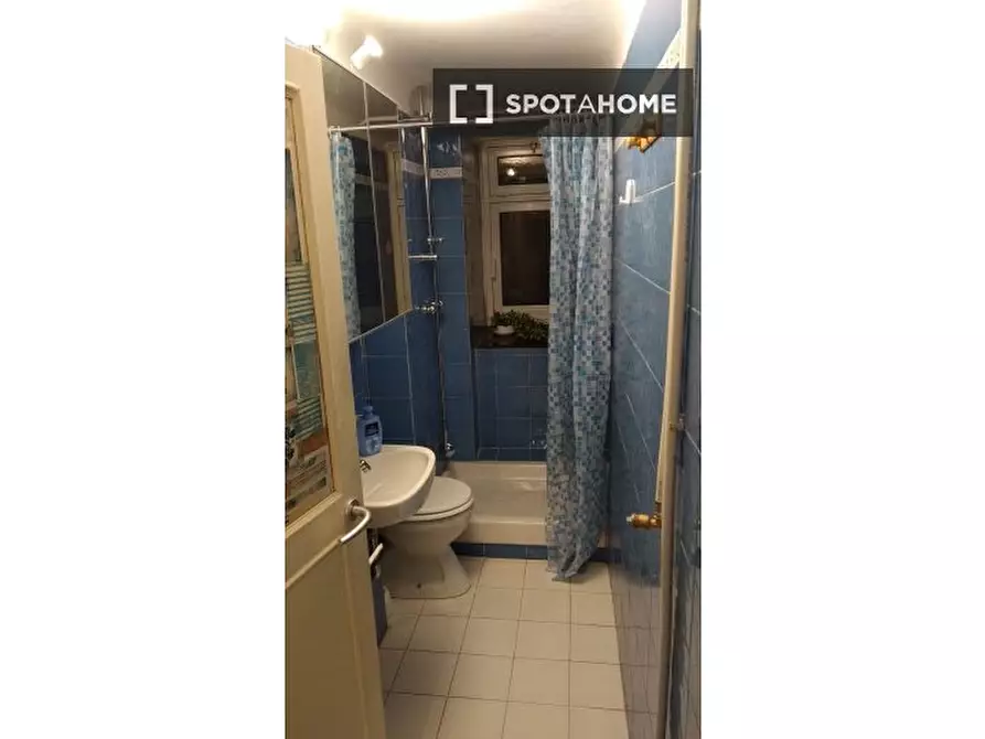 Immagine 11 di Camera condivisa in affitto  in Via Caffaro a Genova