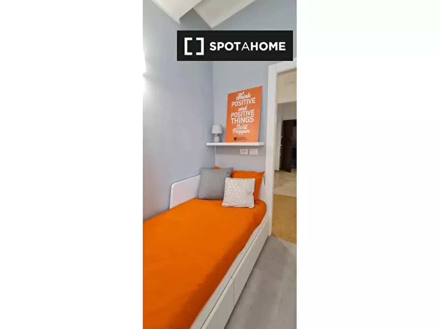 Immagine 2 di Camera condivisa in affitto  in Lungotevere di Pietra Papa a Roma