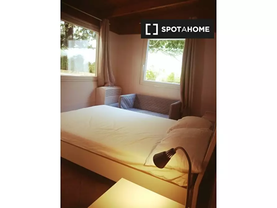 Immagine 4 di Camera condivisa in affitto  in Via Guattani a Roma