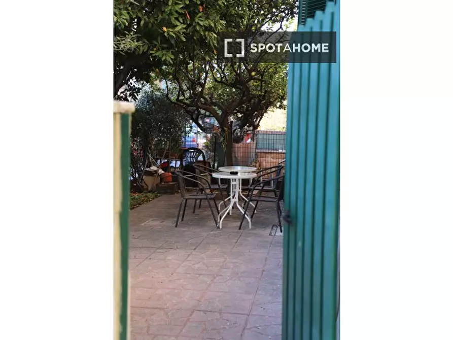 Immagine 1 di Appartamento in affitto  in Via dei Glicini a Roma