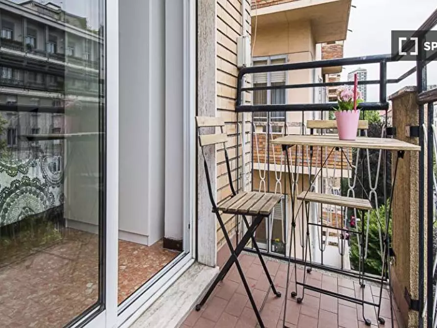 Immagine 2 di Camera condivisa in affitto  in Viale Emilio Caldara a Milano