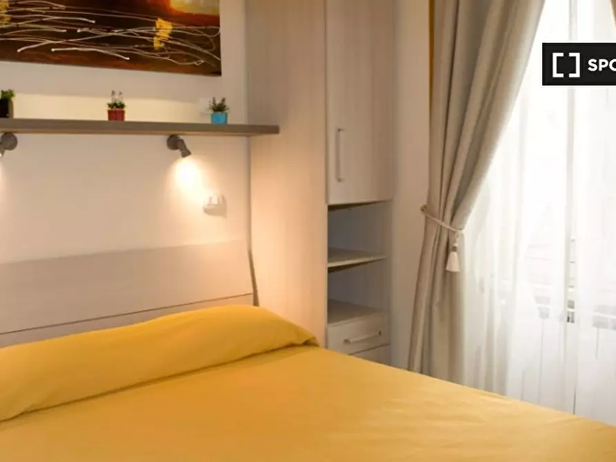 Immagine 14 di Camera condivisa in affitto  in Via Vetulonia a Roma