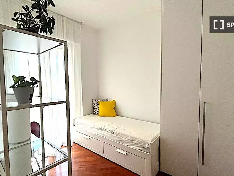 Immagine 2 di Camera condivisa in affitto  in Via Monte Rosa a Genova