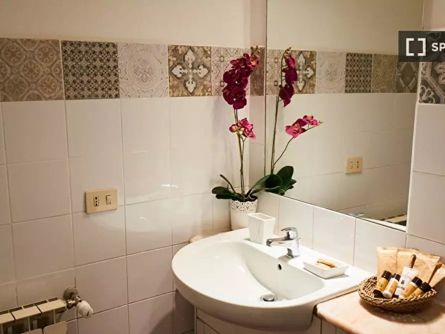 Immagine 9 di Camera condivisa in affitto  in Via Cipro a Roma