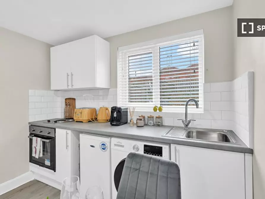Immagine 4 di Ufficio in affitto  in flat a Tottenham