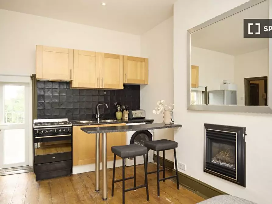 Immagine 6 di Ufficio in affitto  in flat a Kensington