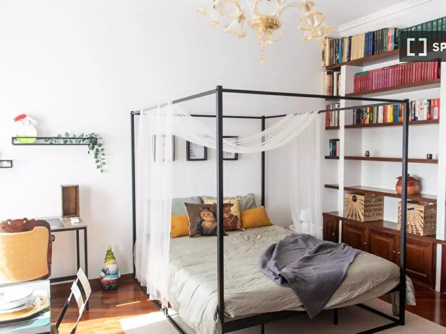 Immagine 9 di Camera condivisa in affitto  in Via Mario Musco a Roma