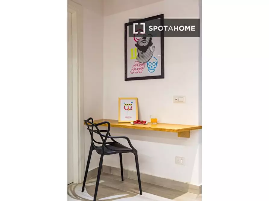 Immagine 19 di Ufficio in affitto  in Via San Nicola dei Caserti a Napoli