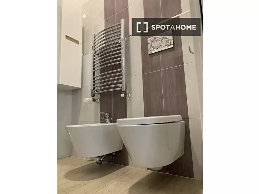 Immagine 5 di Camera condivisa in affitto  in Via Pavese a Rozzano