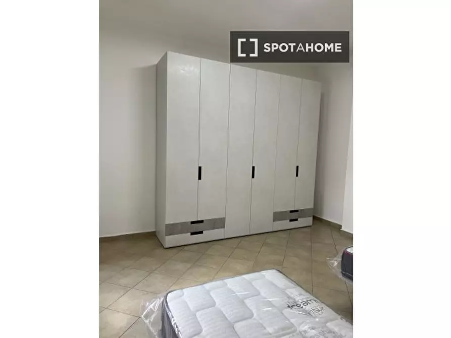 Immagine 3 di Camera condivisa in affitto  in Via Giuseppe Verdi a Locate Di Triulzi