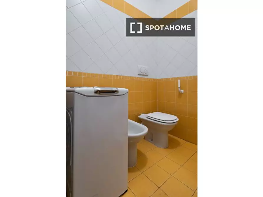 Immagine 17 di Ufficio in affitto  in Via Milazzo a Bologna