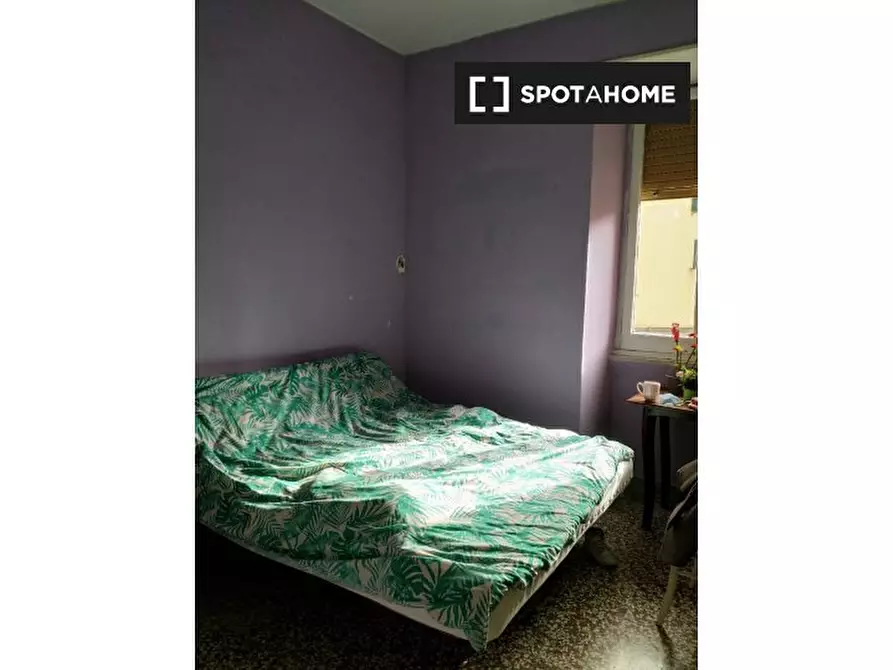 Immagine 2 di Camera condivisa in affitto  in Via Amiterno a Roma
