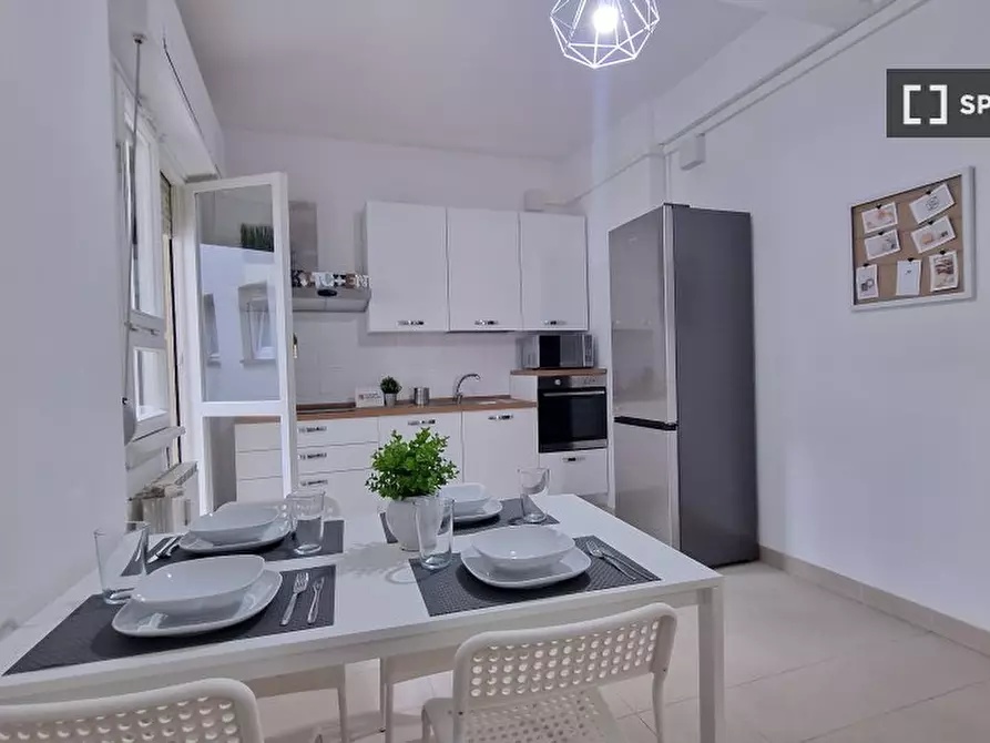 Immagine 13 di Camera condivisa in affitto  in Lungotevere di Pietra Papa a Roma