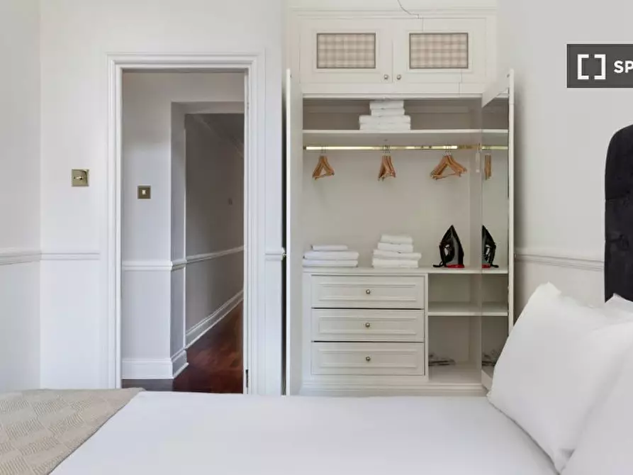 Immagine 17 di Appartamento in affitto  in Redcliffe Square a Kensington